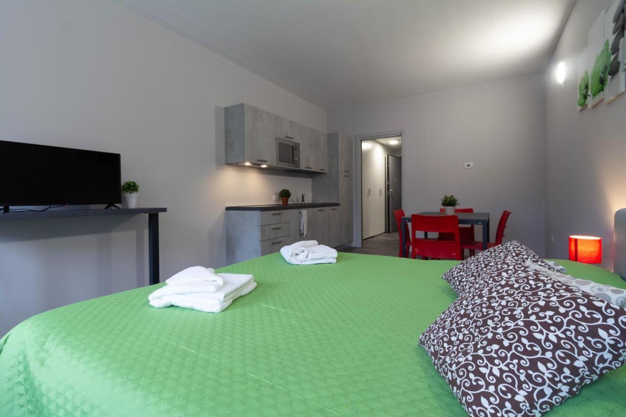 Lime Apartment - Affitti Brevi Italia Lecco Exterior photo